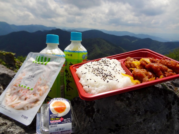 鍋尻山の山頂で唐揚げ弁当食べてきました【初登山】